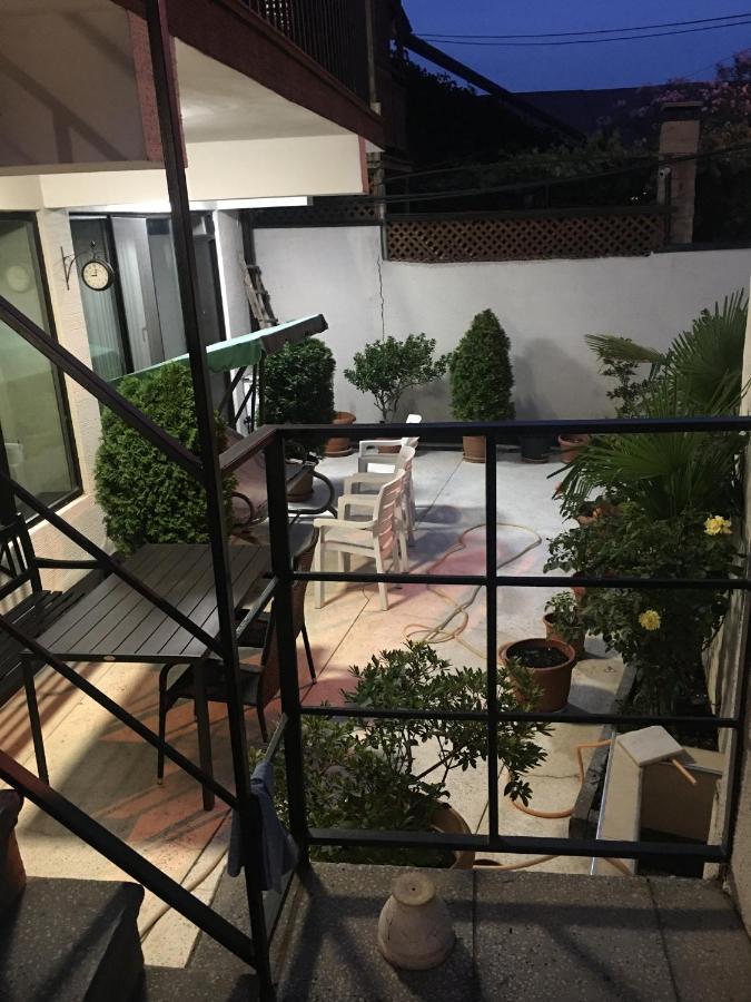 10 Shindisi Street,Tbilisi Apartment Luaran gambar